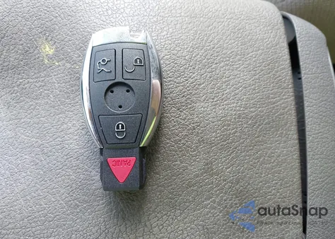 2012 Mercedes-Benz S 550 4Matic z USA, uszkodzony, nr VIN WDDNG9EB4CA449167